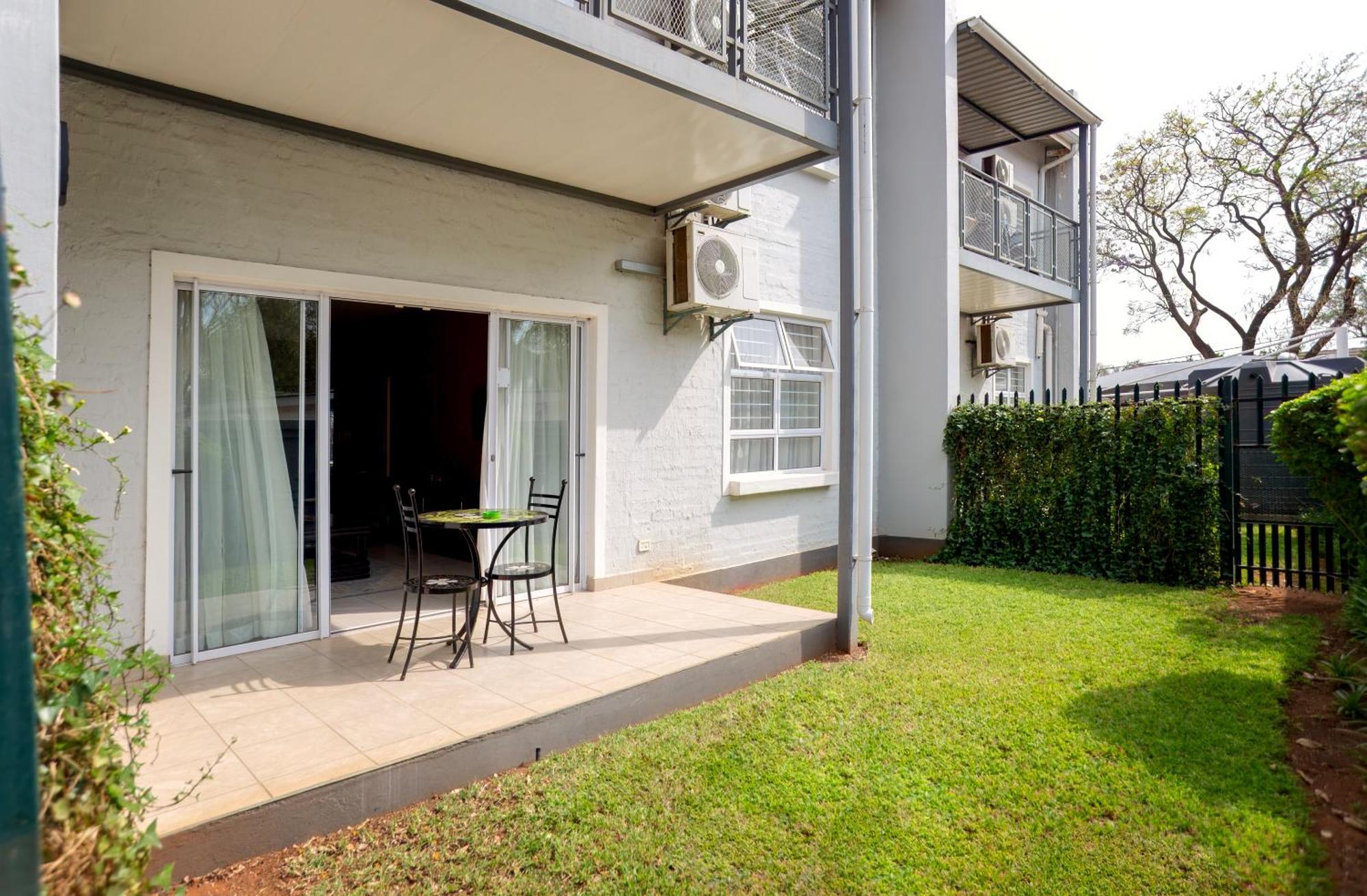 Apartments @ 125 Gaborone Esterno foto
