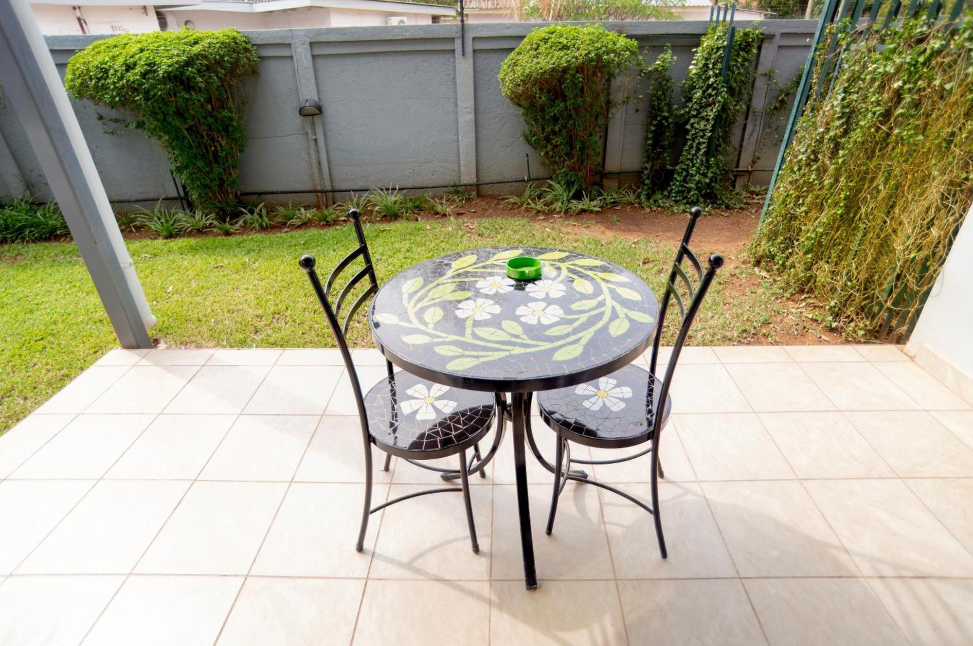 Apartments @ 125 Gaborone Esterno foto